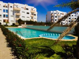 Fantastique Appartement avec piscine sur la plage M2, hotel dengan kolam renang di Tanger