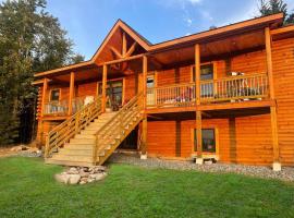 Mountain Views! Copper Cannon Lodge in Franconia, hotel em Franconia