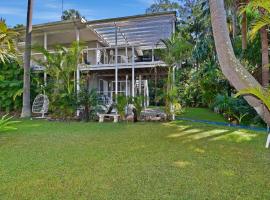 Palm Cove Retreat, villa in Umina