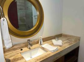 Departamento de lujo, centrico en Merida、メリダのホテル