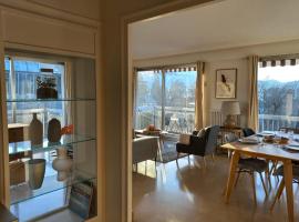 TOURNETTE-Comfortable and quiet luxury apartment, hotel de luxo em Annecy