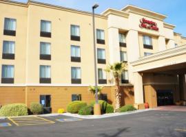 Hampton Inn & Suites Kingman, хотел с джакузита в Кингман