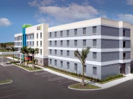 Home2 Suites by Hilton Fort Myers Airport, hotel cerca de Aeropuerto internacional de Southwest Florida - RSW, 