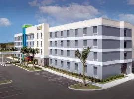 Home2 Suites by Hilton Fort Myers Airport、にあるサウスウエスト・フロリダ国際空港 - RSWの周辺ホテル