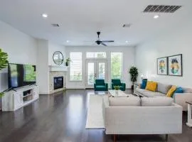 Elegant 3BR 3,5BA Holiday Home with Private Pool