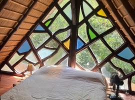 Caba&ntilde;a bosque y mar, holiday rental in Salinas 