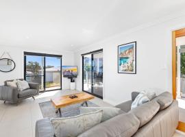 Tomaree Road 16, cottage in Shoal Bay