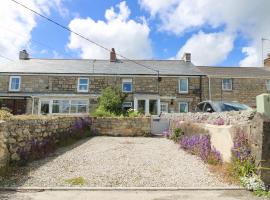 Driftwood Cottage, cabaña en Helston