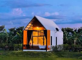 Whitehouse resort, kh&aacute;ch sạn c&oacute; bồn tắm n&oacute;ng ở Ban Muang Chum