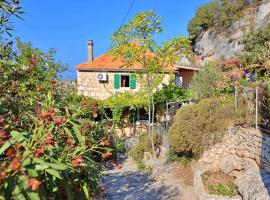 Holiday home Gora - sea view, villa in Ložišće