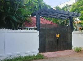 Paradise Saravana Beach Resort, Hotel in Kottakupam