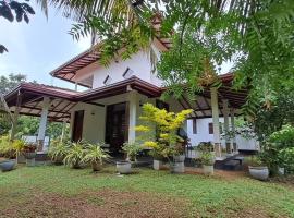 Spacious Greenery Homely Home, villa in Ja-Ela