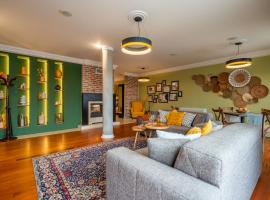 RENOVATED Boutique Apartments Petrus, hotel with hot tubs in Sofia