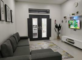 Firdzura Home Semi D, holiday home in Kuantan