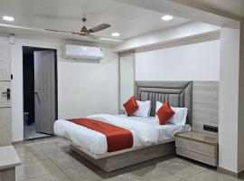 HOTEL R K VILLA, hotell i Ahmedabad