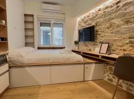 11sqm Design Studio - Pangrati Local by TwentyTwo
