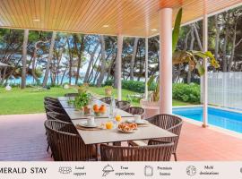 Villa Mediterrania I by Esteva Emerald Stay, hotel keluarga di Alcudia