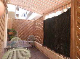 studio terrasse, hôtel à Toulon près de : Plage du Mourillon