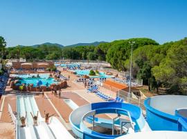 Mobil-home Camping Oasis, hotel v destinaci Roquebrune-sur Argens