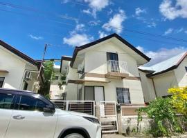 Private Home / 3BR & 2 Storey Near Airport, hytte i Davao City