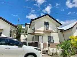 Private Home / 3BR & 2 Storey Near Airport