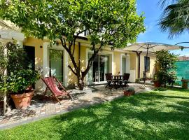 Villa Angelina Holiday Homes I Casa UG I Antica Villa I Giardino I 4 ospiti I Mare 5 min I Parcheggio privato