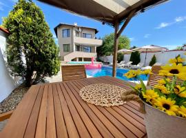 Villa Topola Bay View, βίλα σε Topola