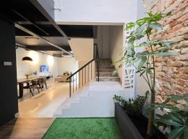 Galaria 4BR 17Pax NearTC, DinosaurLand, PS4, Netflix, cottage ở Kuantan