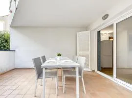 Apartment Platja de Roses-11 by Interhome
