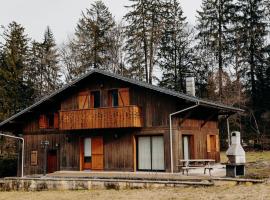 Chalet des bois de Criou, hotel v mestu Morillon