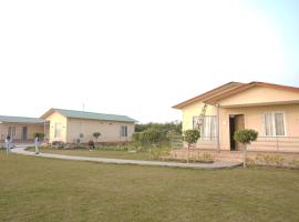 그레이터 노이다에 위치한 호텔 Serene, charming and party friendly Farmhouse sec 150 Noida