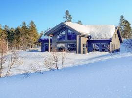 Awesome Home In Flesberg With Wifi, sumarbústaður í Lampeland