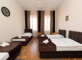 Anna's Guest House, guest house in Gori
