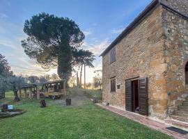 Lovely Apartment In Volterra With Wifi, feriebolig i Volterra