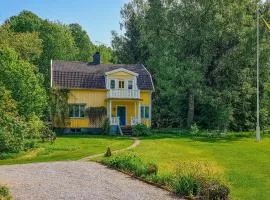 Amazing Home In Motala With 4 Bedrooms, Sauna And Wifi