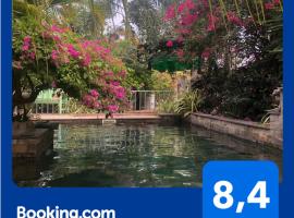 B&B Verger Vannary, Hotel mit Pools in Phumĭ Băk Chĕnhchiĕn