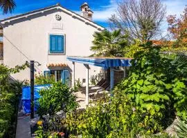 Holiday house Villa Marija, Pinezici