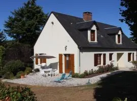 Grande Maison de Campagne avec Jardin Clôturé, Pétanque et Ping-Pong - Idéale Familles - FR-1-410-182