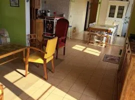 Maison de vacances indépendante avec jardin, BBQ, ping-pong et petite piscine, adaptée pour enfants - FR-1-410-134