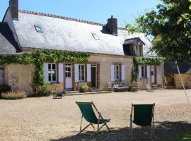 Charme du XVIIe avec grand terrain clos, dépendances restaurées, jardin, garage fermé et équipements divers - FR-1-410-157, Hotel in Berfay