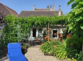 Gîte douillet près canal de Berry: Wifi, jardin fleuri, parking, tout compris, lits faits à l'arrivée - FR-1-586-25
