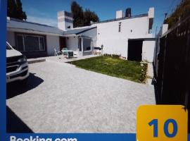 La Laguna - Casa familiar a 5 cuadras de la playa., sumarhús í Puerto Madryn