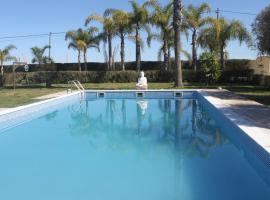 Holiday Home Quinta Dahlia by Interhome โรงแรมที่มีสระว่ายน้ำในเปโกเอส