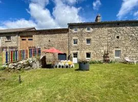 Gîte 10 pers avec 4 chambres et 3 salles d'eau, animaux admis - FR-1-582-94