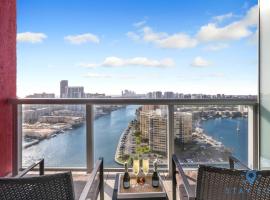 Upper studio Balcony Pool Gym - Near Beach, hotel em Hallandale Beach