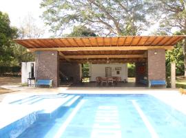 Hermosa Finca La Rochela, Santa fe de Antioquia – domek wiejski w mieście Santa Fe de Antioquia