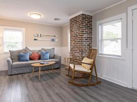 Beachwalk #4 8 minute walk to the beach、バージニアビーチのビーチ周辺のバケーションレンタル