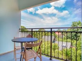 Spacious apartment with sea view, Au Cap, 124 m²