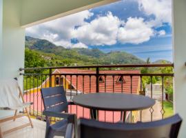 Cozy apartment at the cape - 68 m² with mountain view, hotel v destinaci Au Cap