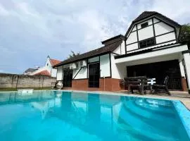 Private Pool Villa Lot 872 - Fong Homestay